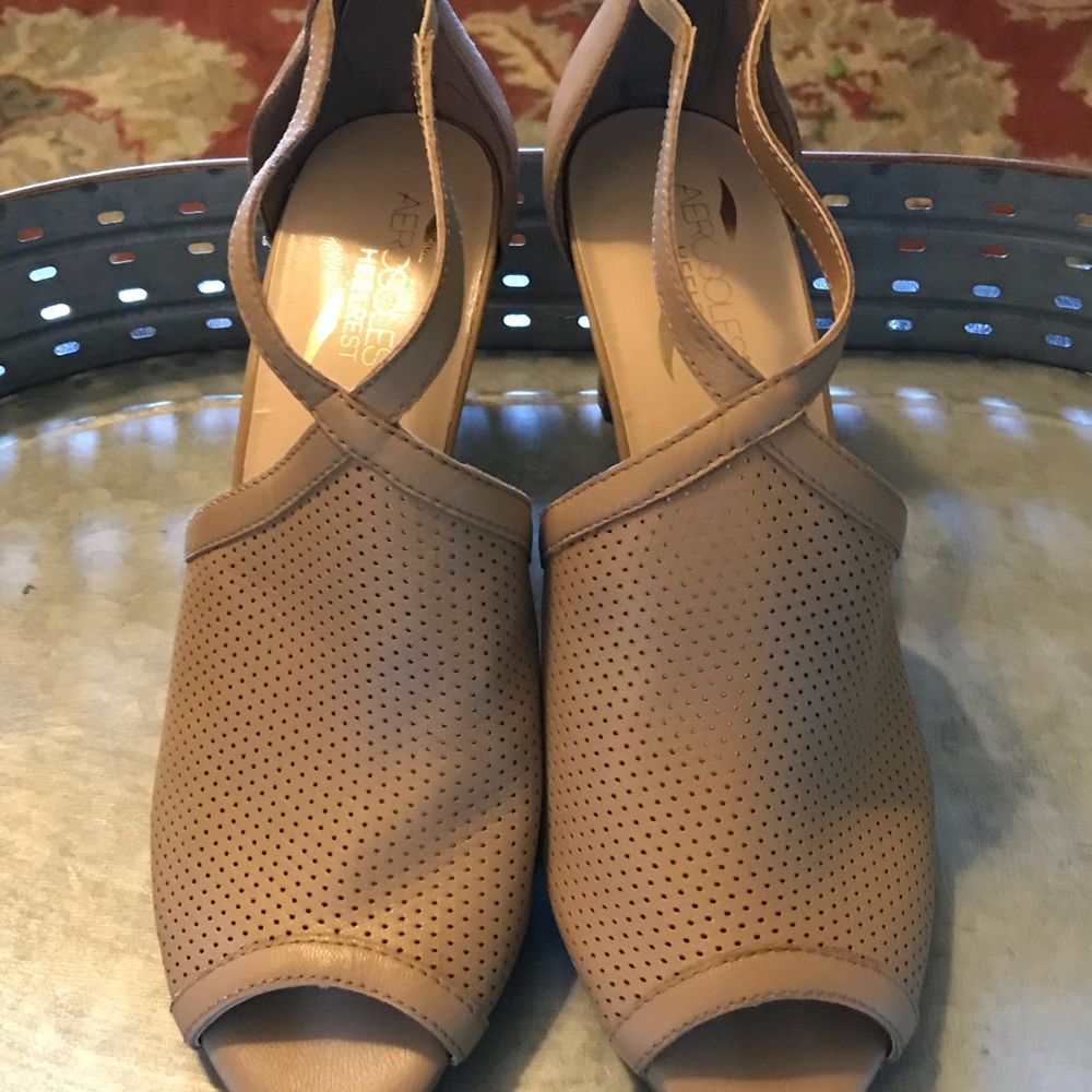 Show Off That Pedi! Dressy sandals!